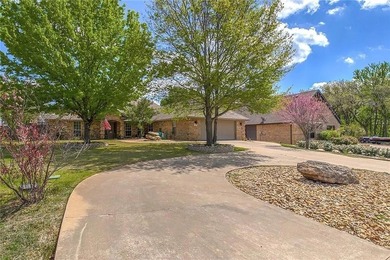 Lake Granbury Home For Sale in De Cordova Texas