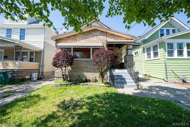Welcome to 418 Lisbon Ave, a beautifully updated two-story - photo 1