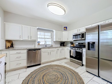 Welcome to this CHARMING 1940s bungalow in the heart of St - photo 11
