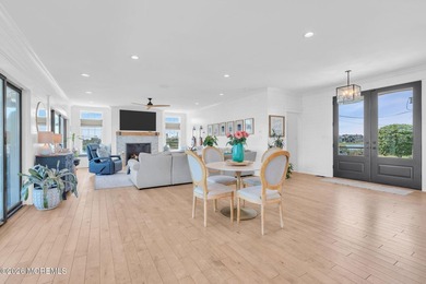 An Extraordinary Waterfront Estate with Panoramic Views and - photo 12