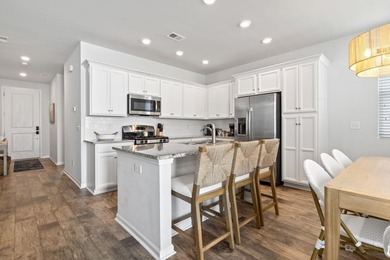 Coastal Living. Exceptional Location. Fully Furnished. Proven - photo 18