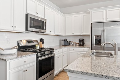 Coastal Living. Exceptional Location. Fully Furnished. Proven - photo 21