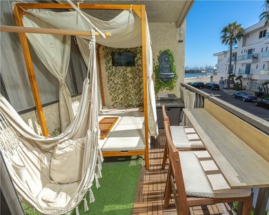 Immerse yourself in the delightful charm of this stunning - photo 32