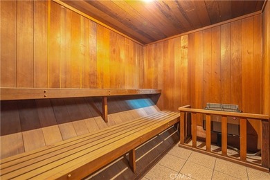 Immerse yourself in the delightful charm of this stunning - photo 36
