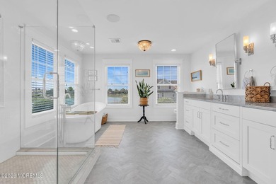 An Extraordinary Waterfront Estate with Panoramic Views and - photo 37