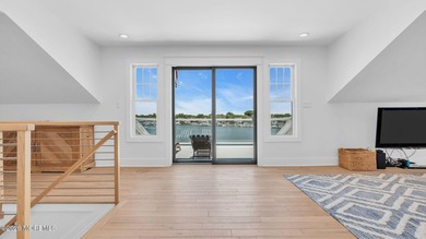 An Extraordinary Waterfront Estate with Panoramic Views and - photo 41