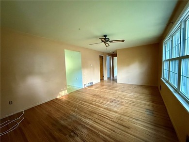 Welcome to 116 Lemoyn Ave! This 3-bedroom, 1-bath ranch offers - photo 3