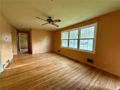 Welcome to 116 Lemoyn Ave! This 3-bedroom, 1-bath ranch offers - photo 4