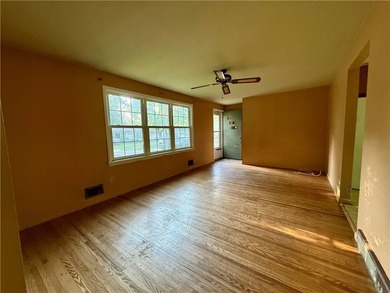 Welcome to 116 Lemoyn Ave! This 3-bedroom, 1-bath ranch offers - photo 5