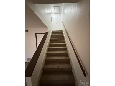 The location truly couldn't be more convenient-just minutes from - photo 10