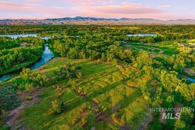 An opportunity like no other - over 50 acres, perfectly - photo 2