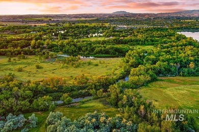 An opportunity like no other - over 50 acres, perfectly - photo 3