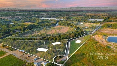 An opportunity like no other - over 50 acres, perfectly - photo 4