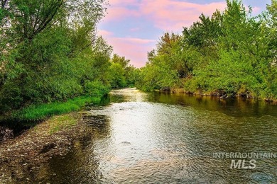 An opportunity like no other - over 50 acres, perfectly - photo 6