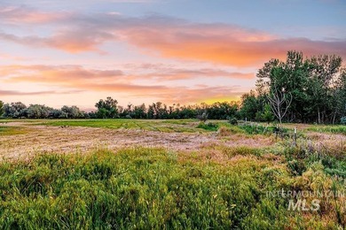 An opportunity like no other - over 50 acres, perfectly - photo 7