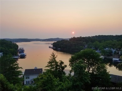 Lake Townhome/Townhouse For Sale in Lake Ozark, Missouri