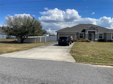 BEAUTIFULL HOME LOCATED IN REEDY ESTATES, THIS PROPERTY SITS ON - photo 4