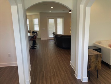 BEAUTIFULL HOME LOCATED IN REEDY ESTATES, THIS PROPERTY SITS ON - photo 10