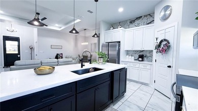 Stunning golf-course home located in a highly sought-after - photo 13
