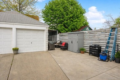 Welcome to this elegant single-family residence nestled in the - photo 20
