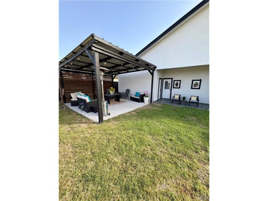 Stunning golf-course home located in a highly sought-after - photo 21