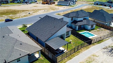 Stunning golf-course home located in a highly sought-after - photo 24