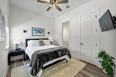 Welcome to this beautifully designed, priced-to-sell one-story - photo 28