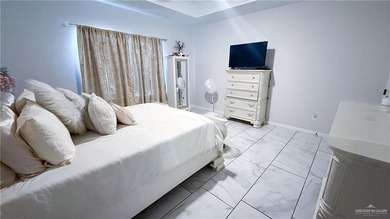 Stunning golf-course home located in a highly sought-after - photo 29