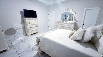 Stunning golf-course home located in a highly sought-after - photo 30