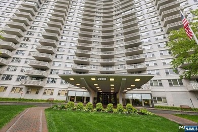Contact Debra Jacobs or Halley Natkin Coldwell Banker Fort Lee - photo 37