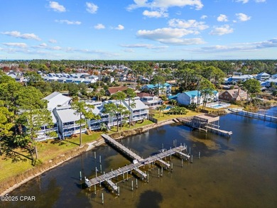 Bright ground-floor 1BR/1BA in the gated, waterfront community - photo 1