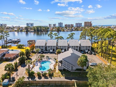 Bright ground-floor 1BR/1BA in the gated, waterfront community - photo 2