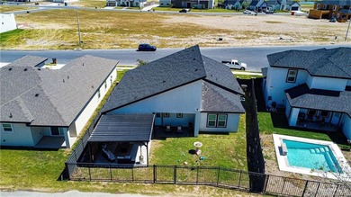 Stunning golf-course home located in a highly sought-after - photo 43