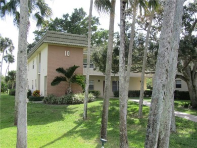 (private lake, pond, creek) Home For Sale in Vero Beach Florida