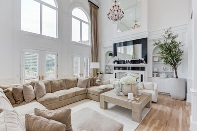 COMPLETELY RENOVATED LUXURY ESTATE / SHOWROOM CONDITION / - photo 15