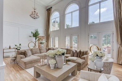 COMPLETELY RENOVATED LUXURY ESTATE / SHOWROOM CONDITION / - photo 19