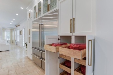 COMPLETELY RENOVATED LUXURY ESTATE / SHOWROOM CONDITION / - photo 22