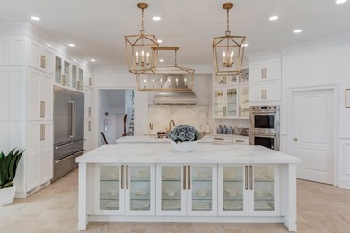 COMPLETELY RENOVATED LUXURY ESTATE / SHOWROOM CONDITION / - photo 23