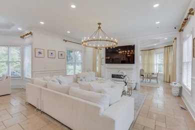 COMPLETELY RENOVATED LUXURY ESTATE / SHOWROOM CONDITION / - photo 28