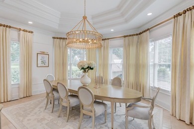 COMPLETELY RENOVATED LUXURY ESTATE / SHOWROOM CONDITION / - photo 31