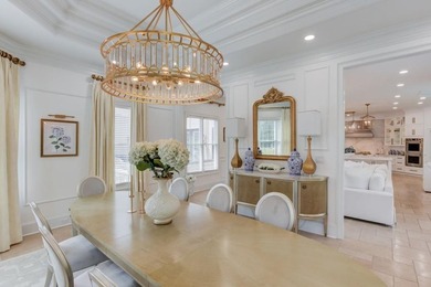COMPLETELY RENOVATED LUXURY ESTATE / SHOWROOM CONDITION / - photo 32