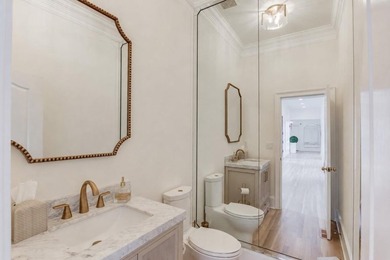 COMPLETELY RENOVATED LUXURY ESTATE / SHOWROOM CONDITION / - photo 33