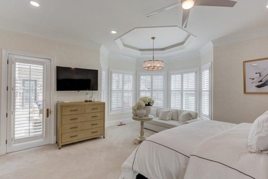 COMPLETELY RENOVATED LUXURY ESTATE / SHOWROOM CONDITION / - photo 36