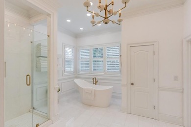 COMPLETELY RENOVATED LUXURY ESTATE / SHOWROOM CONDITION / - photo 40