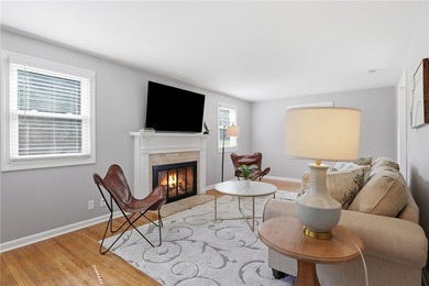 Welcome to 224 Warren Avenue, a beautifully maintained Colonial - photo 9