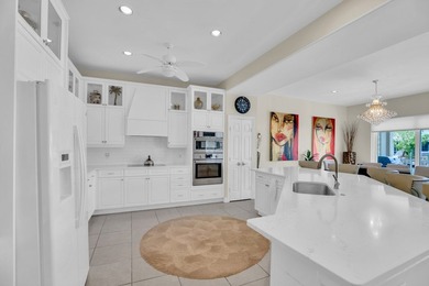 Fabulous waterfront home in coveted Harbor Island GH. Soaring - photo 12