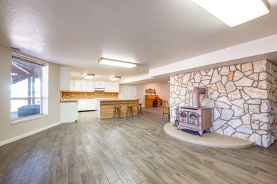 SELLER FINANCE @ 5.5% - Rare multi-parcel opportunity located on - photo 14