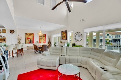 Fabulous waterfront home in coveted Harbor Island GH. Soaring - photo 19