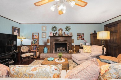 Welcome to this beautifully preserved Tennessee farmhouse - photo 28