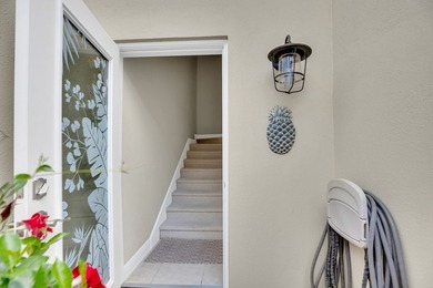Fabulous waterfront home in coveted Harbor Island GH. Soaring - photo 32